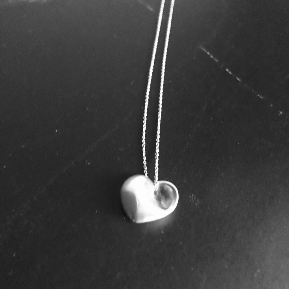 SOLD SALE🎉Tiffany heart necklace - Picture 4 of 5